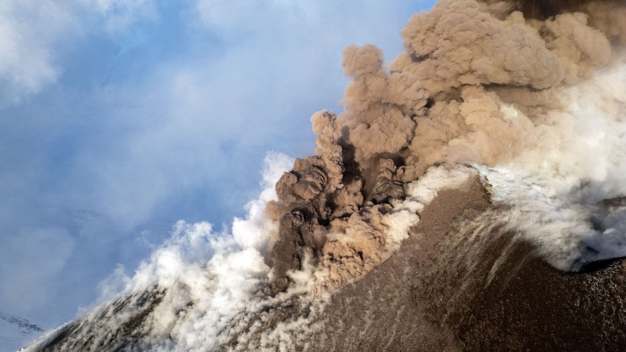 Etna, sopka, erupce, sníh, láva, Zahraničí, Itálie, Reuters