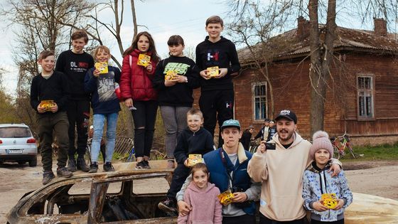 Tohle býval náš dům. Ukrajinské děti dostaly foťáky a ukázaly svůj život ve válce