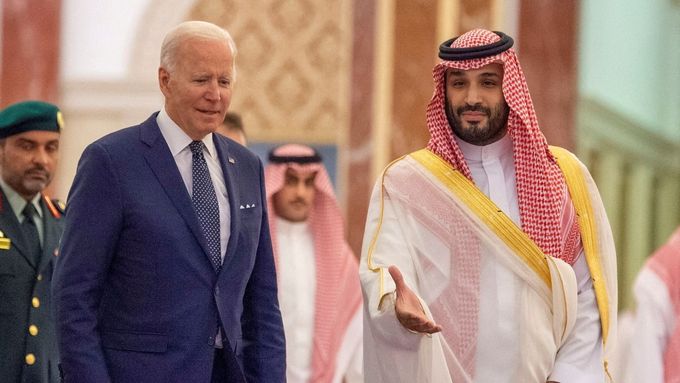 Americký prezidentt Joe Biden a saúdskoarabský korunní princ Muhammad bin Salmán.
