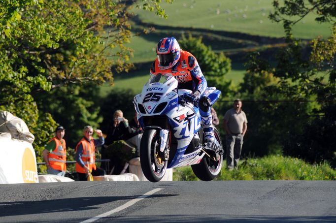 Tourist Trophy 2013: Josh Brookes, Suzuki - Ballaugh Bridge