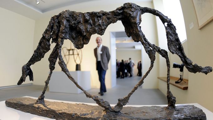 Díla Alberta Giacomettiho budou k vidění ve Veletržním paláci.