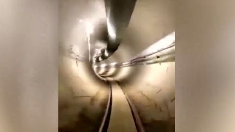 Musk ukázal tunel pod Los Angeles. Prožene se v něm kapsle systému hyperloop?