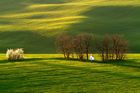 Krajina kolem jihomoravského Kyjova si vydobyla pozici v žebříčku 50 nejkrásnějších míst světa. Fotky Radka Severy ukazují, proč je tak obdivovaná. Pohled na kapličku sv. Barbory, které místní říkají Barborka.