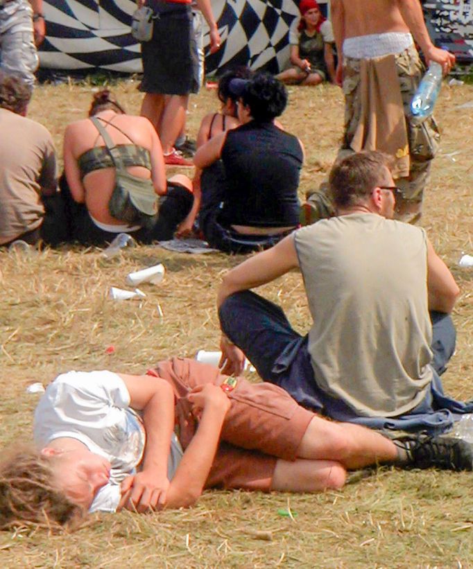 CzechTek byl legendární festival elektronické hudby a svobody. Fotogalerie zachycuje nezapomenutelné momenty z různých ročníků této ikonické akce.