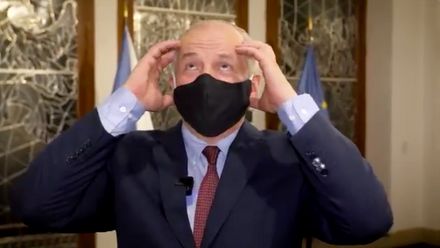 Prymula se chytá za hlavu. Přesně tohle je problém, říká o záběrech z party v Praze