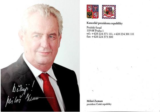 Fotografie, kterou Miloš Zeman rozdával při svých cestách po Česku před volbami.