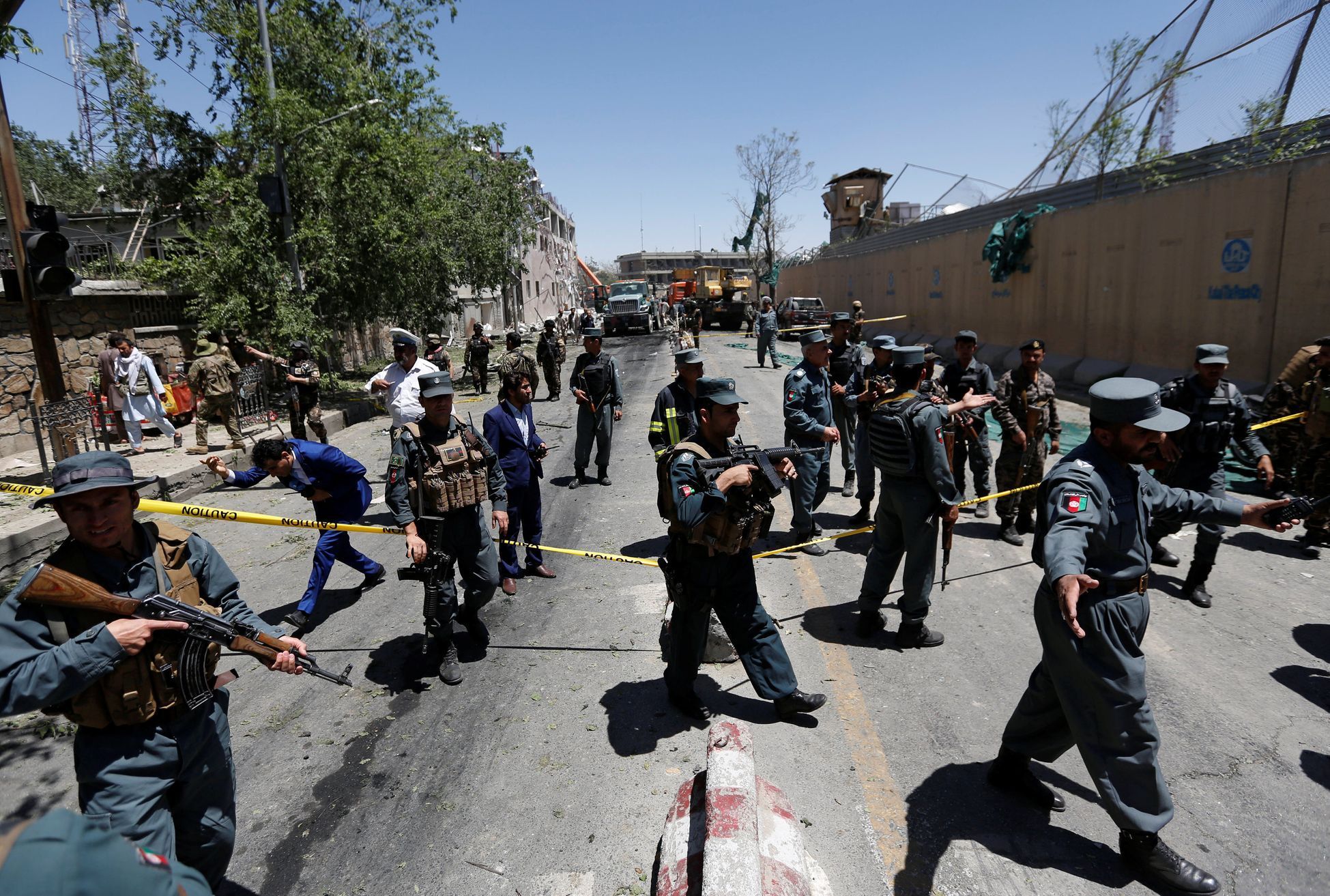 Bombový útok ve vládní čtvrti v Kábulu, květen 2017