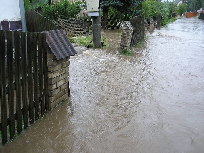 Záplavy v Horní Libchavě u České Lípy.