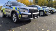 Ochranný rám na policejních autech může posloužit i k rychlému odtlačení nepojízdného vozidla.