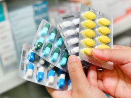Polovina Čechů polyká nejméně jednou měsíčně léky na bolest, tvrdí průzkum