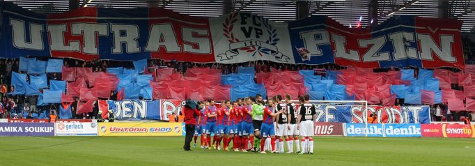 Fotbal, Gambrinus liga, Plzeň - Slavia Praha: zahájení