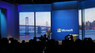 Nový šéf Microsoftu Satya Nadella na konferenci Build hovořil jen krátce o strategii, která znamená důraz na mobilní a webové služby.