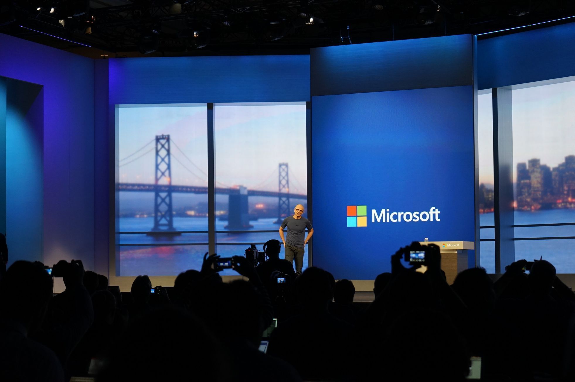 Microsoft chytá druhý dech, slibuje Windows zdarma