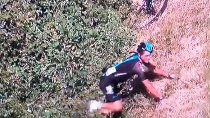 Podívejte se na video pádu Petera Kennaugha ze stáje Sky v úvodu deváté etapy letošní Tour de France