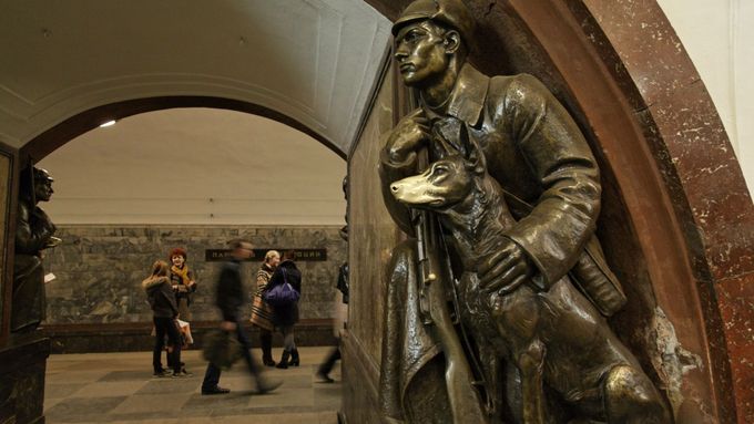 Moskevský dopravní úřad cestující žádá, aby pomohli zachovat sochy a jejich nadpřirozené schopnosti i pro budoucí generace.