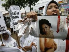 Výstižná ilustrace muslimů? Demonstrace proti indonéskému vydání Playboye, rok 2007.