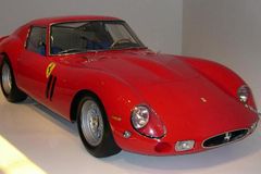 Miliarda za Ferrari 250 GTO. Dražší vůz tu nikdy nebyl