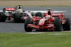Formuli bude znovu vládnout Ferrari, míní bookmakeři