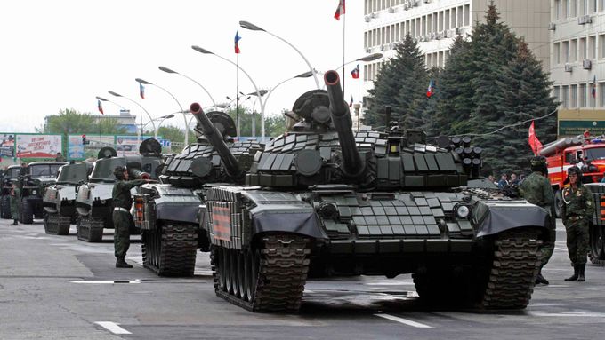Tanky proruských separatistů v Donbasu.