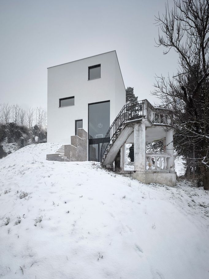 Rodinný dům ve Všenorech / Stempel & Tesař architekti (2016)