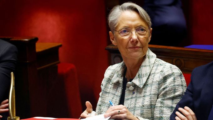 Francouzská premiérka Élisabeth Borneová rezignovala na svou funkci.