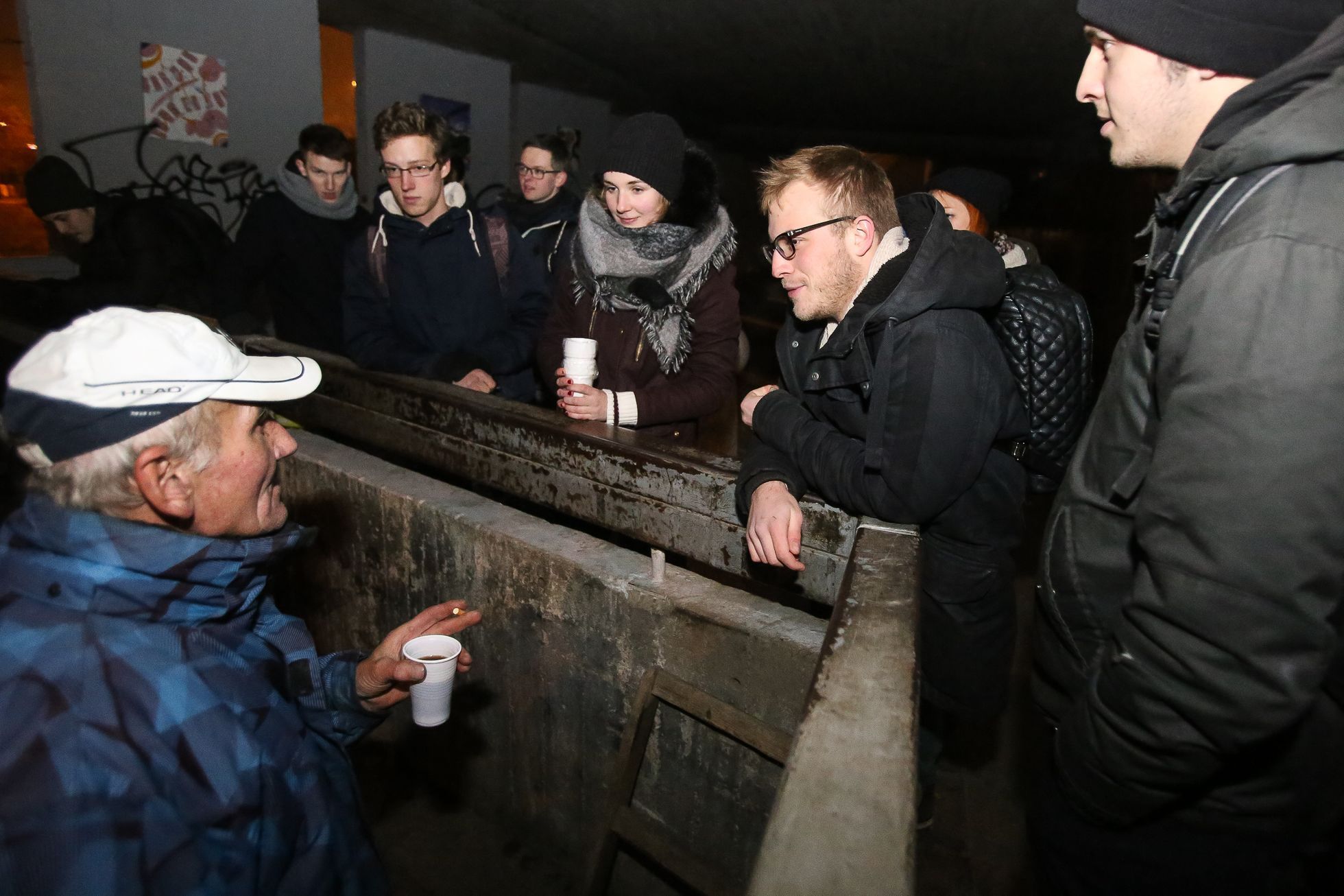 Dobrovolník Jakub Trefný, který se svými kamarády pomáhá bezdomovcům