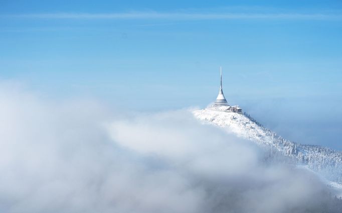 Česko z výšky pohledem fotografa Tomáše Vocelky a pilota Jiřího Pruši - výběr fotografií - Fotoguru