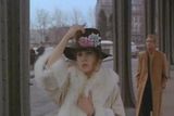 3. 2. - Maria Schneiderová, kráska z Posledního tanga v Paříži - Ve věku 58 let zemřela francouzská herečka Maria Schneiderová, která se nejvíc proslavila postavou mladé milenky Marlona Branda ve filmu Poslední tango v Paříži. 
Dcera herce Daniela Gelina začínala malými roličkami, prvním úspěchem byl film Madly z roku 1970. Schneiderové bylo jen devatenáct, když v roce 1972 dostala roli Pařížanky Jeane v kontroverzním filmu Bernarda Bertolucciho. 
 
 Připomeňte si tuto osobnost ve článku zde