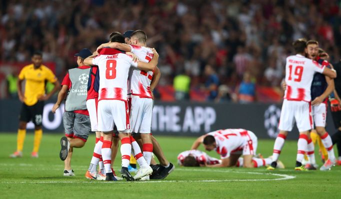 Odveta 4. předkola Ligy mistrů 2019/20, Crvena zvezda Bělehrad - YB Bern: Domácí fotbalisté oslavují postup do skupinové fáze.