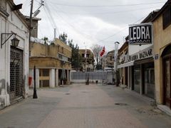 Ulice Ledra byla kdysi hlavní obchodní tepnou Nikósie