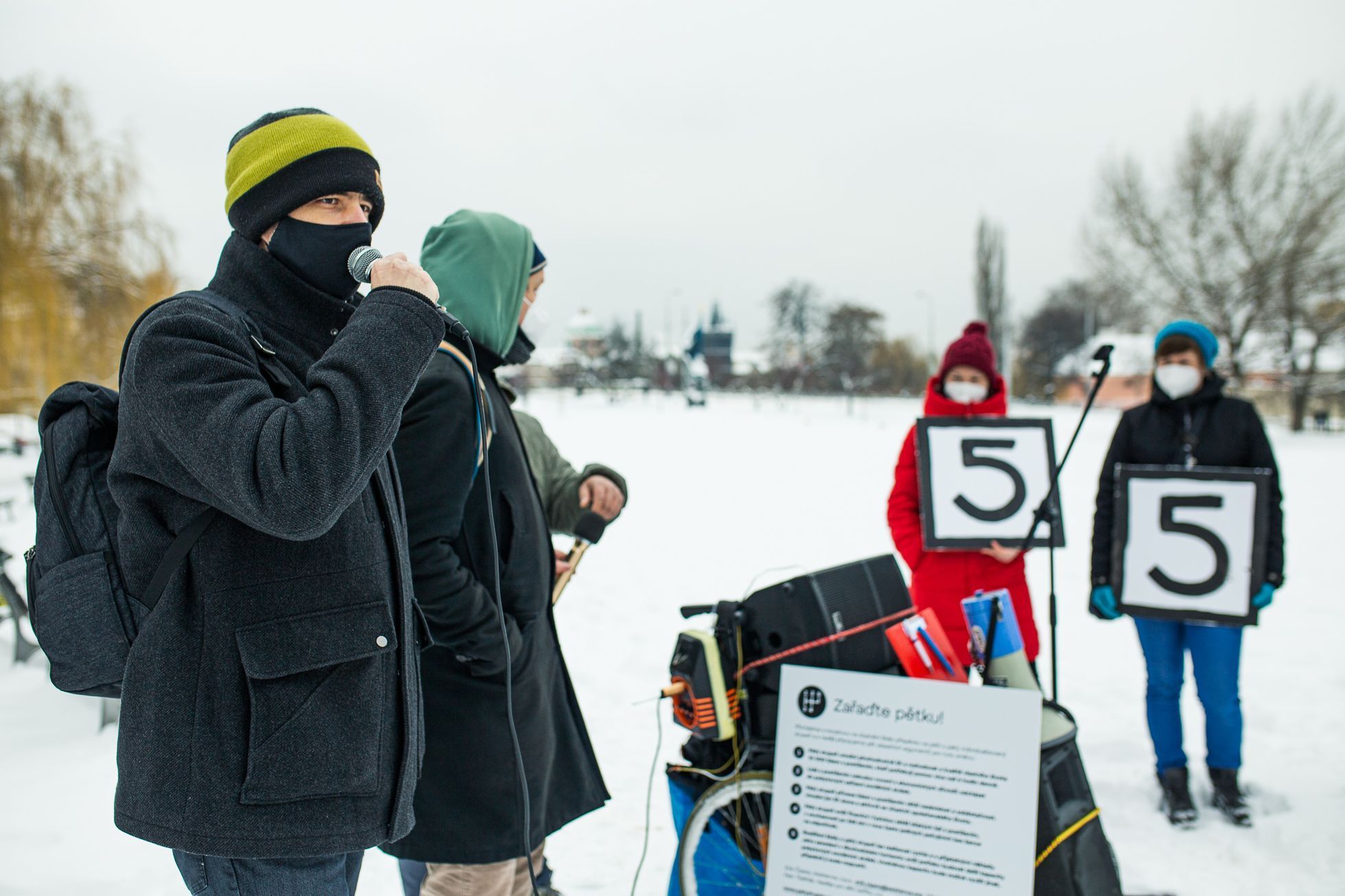 Handicapovaní, vozíčkáři, postižení - demonstrace, pátý stupeň péče