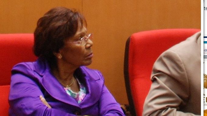 Rose Francine Rogombová přebírá žezlo po zesnulém Omaru Bongovi, který Gabonu vládl od roku 1967