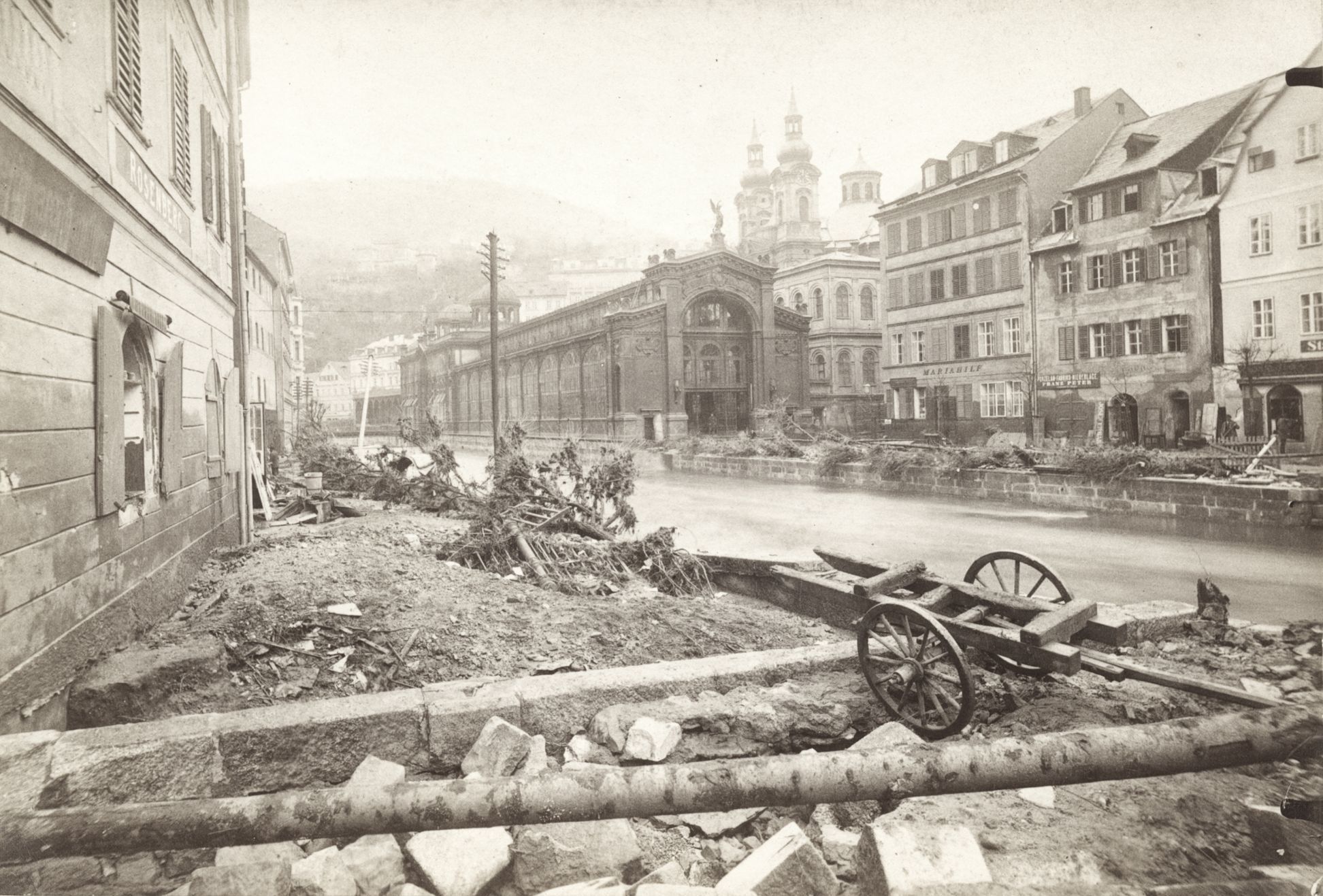 Jednorázové užití / Fotogalerie / Před 130 lety Karlovy Vary devastovala povodeň, která stála život i slavného starostu