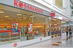 Rossmann loni skončil v mírném zisku. Drogerie chce dál růst