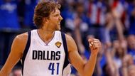 Naopak Dirk Nowitzki, přezdívaný Dirkules, se v rozhodujících chvílích stal pomyslným jazýčkem na vahách.