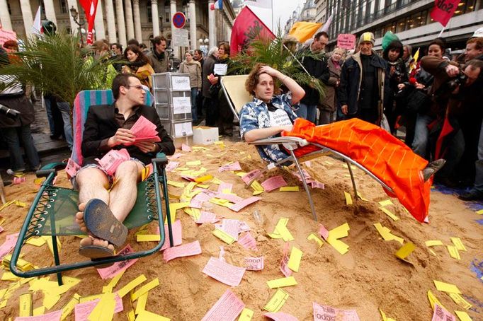 Pohlednice ze sobotního Londýna: Protest proti G20. Protest proti chudobě a nerovnostem.