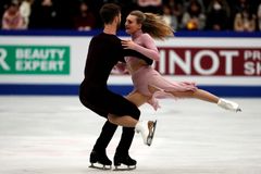 Papadakisová a Cizeron mají čtvrtý světový titul v tancích na ledě