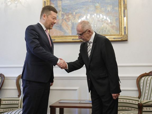 Stanislav Křeček se složením slibu do rukou místopředsedy sněmovny stal veřejným ochráncem práv.