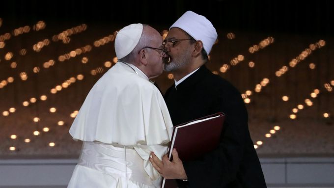 Papež František a šajch Ahmad Tajib.