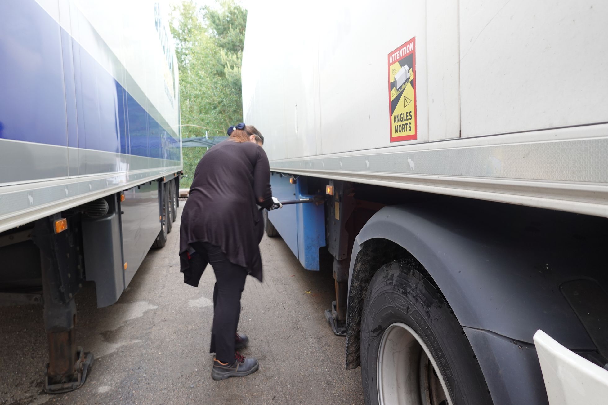 monika sustrova, kamionacka