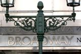 Milovníky muzikálů Michala Davida láká do budovy především divadlo Broadway