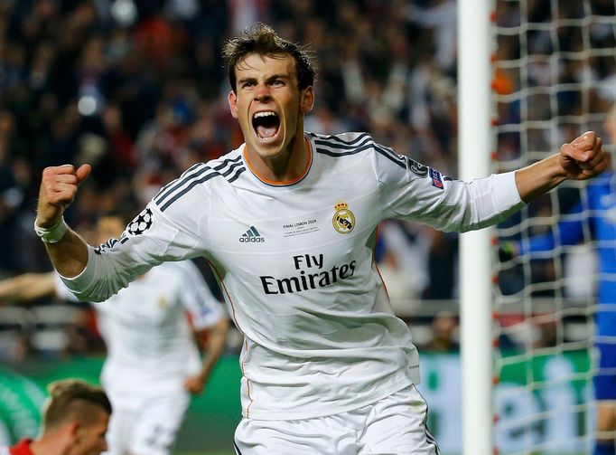 Real Madrid's Gareth Bale celebrates after scoring a goal against Atletico Madrid during their Champions League final soccer match at the Luz Stadium in Lisbon May 24, 20