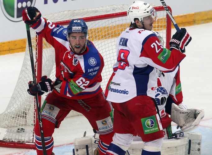 Lev - Jaroslavl: Cingel a Averin