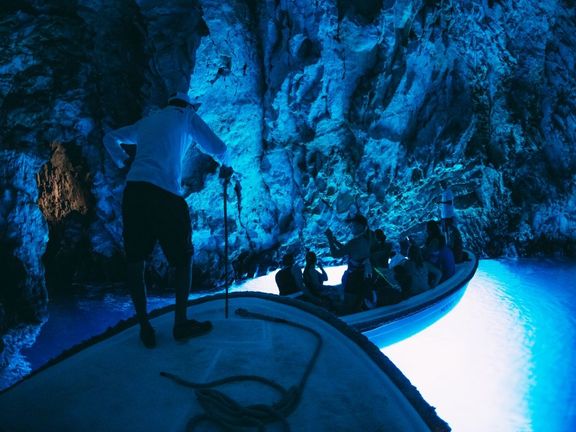 Modrá jeskyně (Modra špilja, Biševo, Chorvatsko)