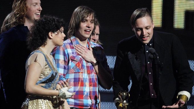 Vítězové letošních Grammy Arcade Fire
