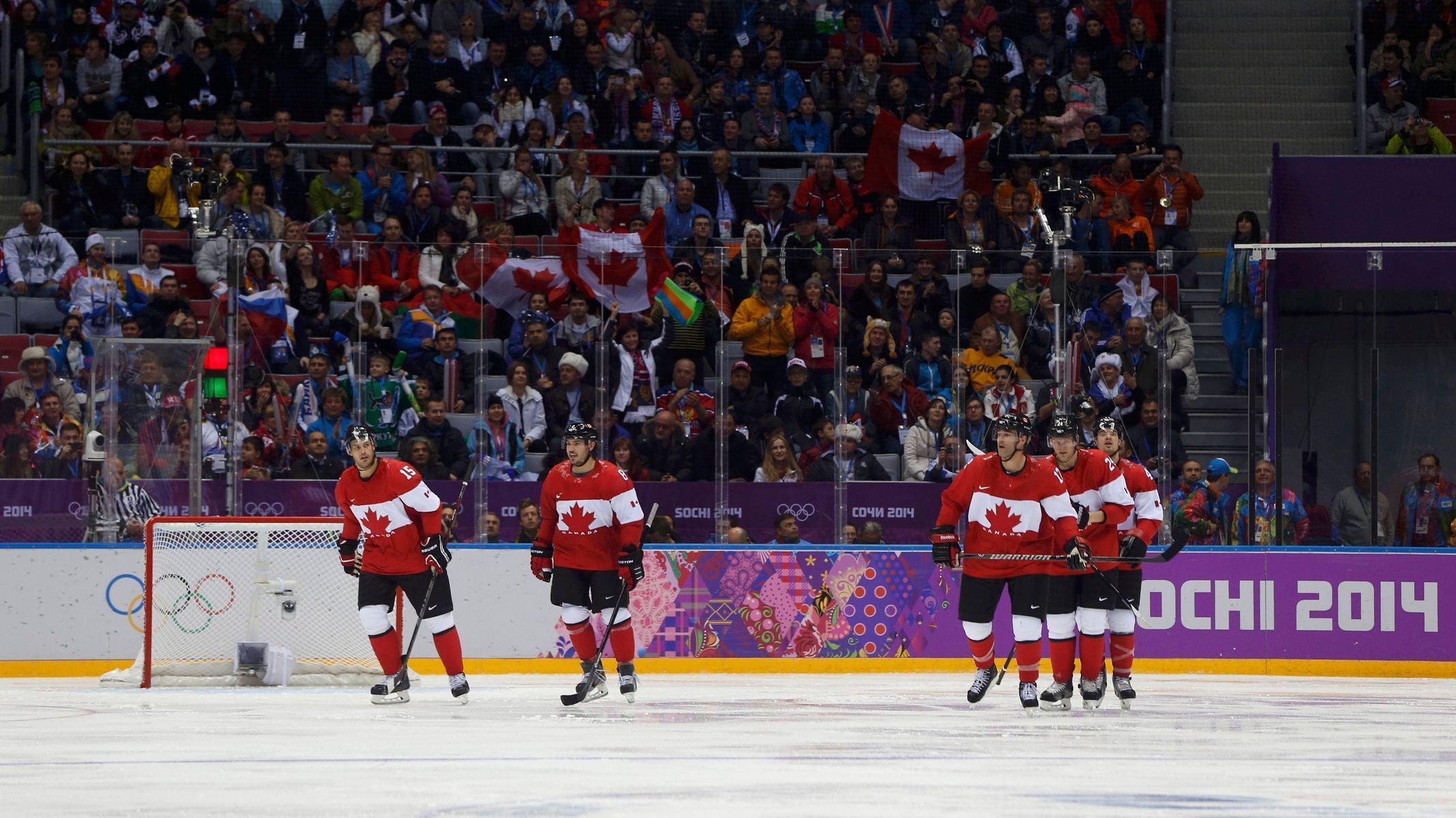 Kanada - Norsko: Kanaďané slaví gól Drewa Doughtyho