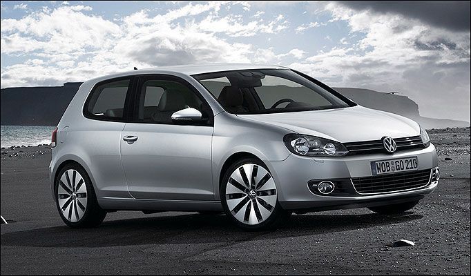 Volkswagen Golf Nový, cena: 360 - 565 (řada Trendline)  Motor: 1,4 Emise CO2: 159 Šrotovné: ANO