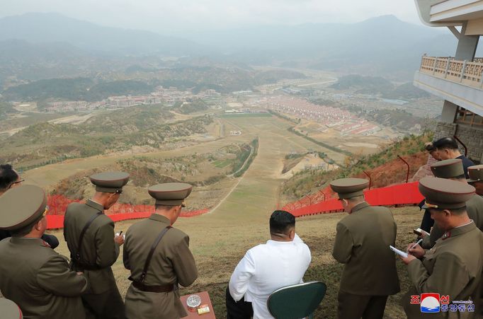 Měsíce před oficiální otevřením lázeňského a horského města Jangtok oblast navštívil Kim Čong-un.