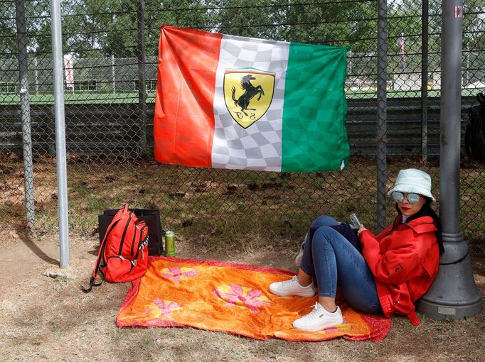 Fanynka Ferrari ve VC Emilia Romagna F1 2024