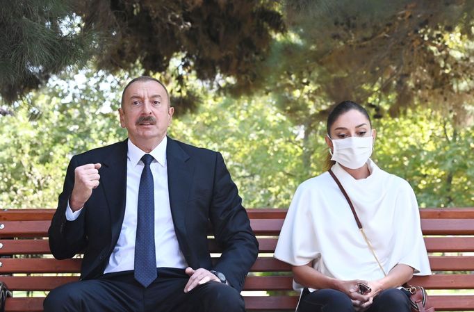 Ilham Aliyev a jeho žena Mehriban Aliyeva